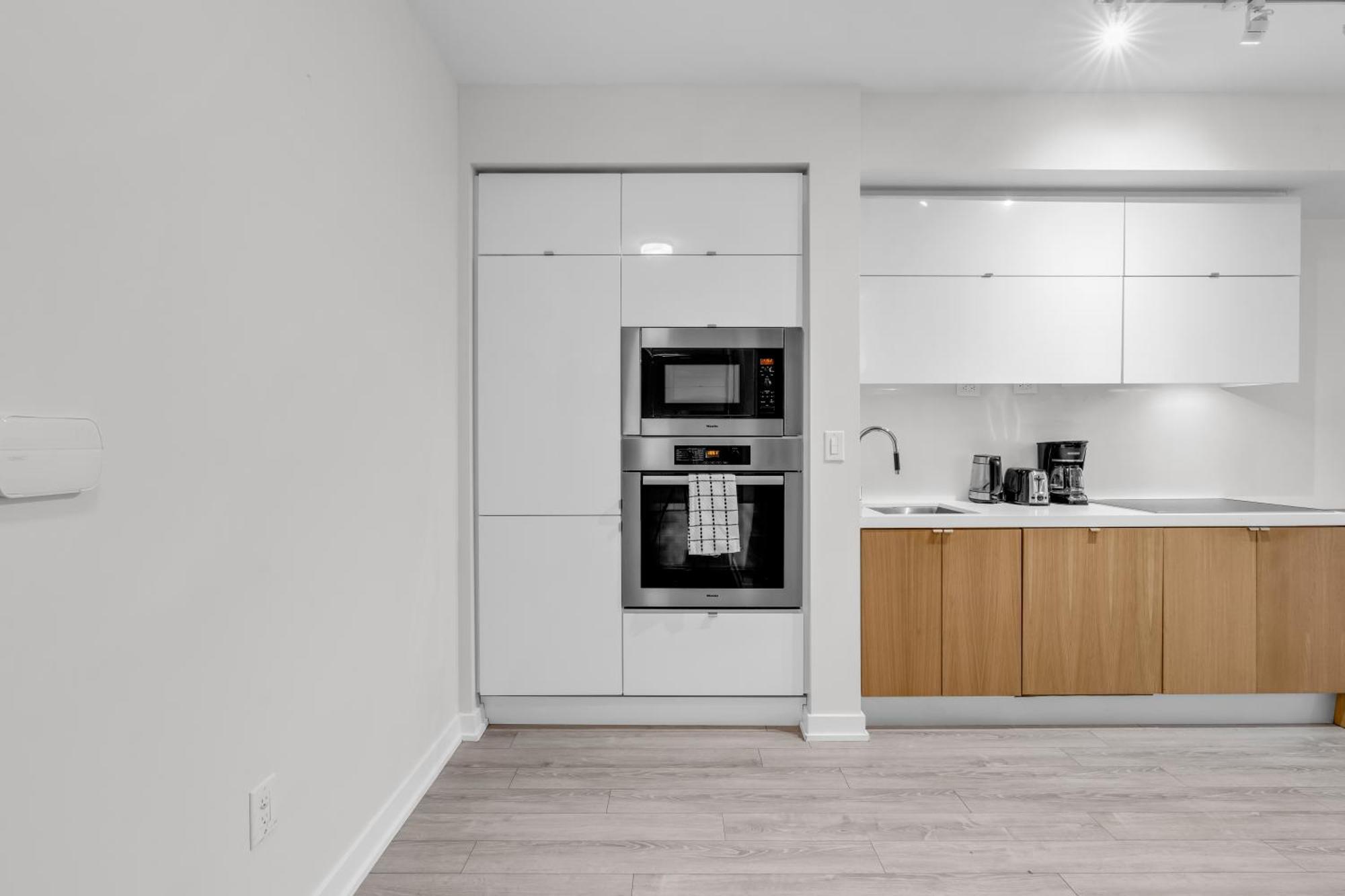 Spadina Modern Suites Toronto Exterior foto